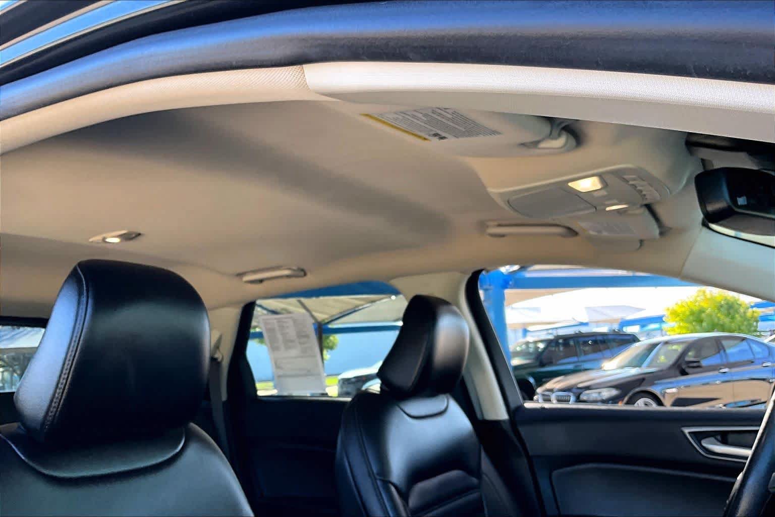 Used 2022 Ford Edge SEL AWD/4WD image 14