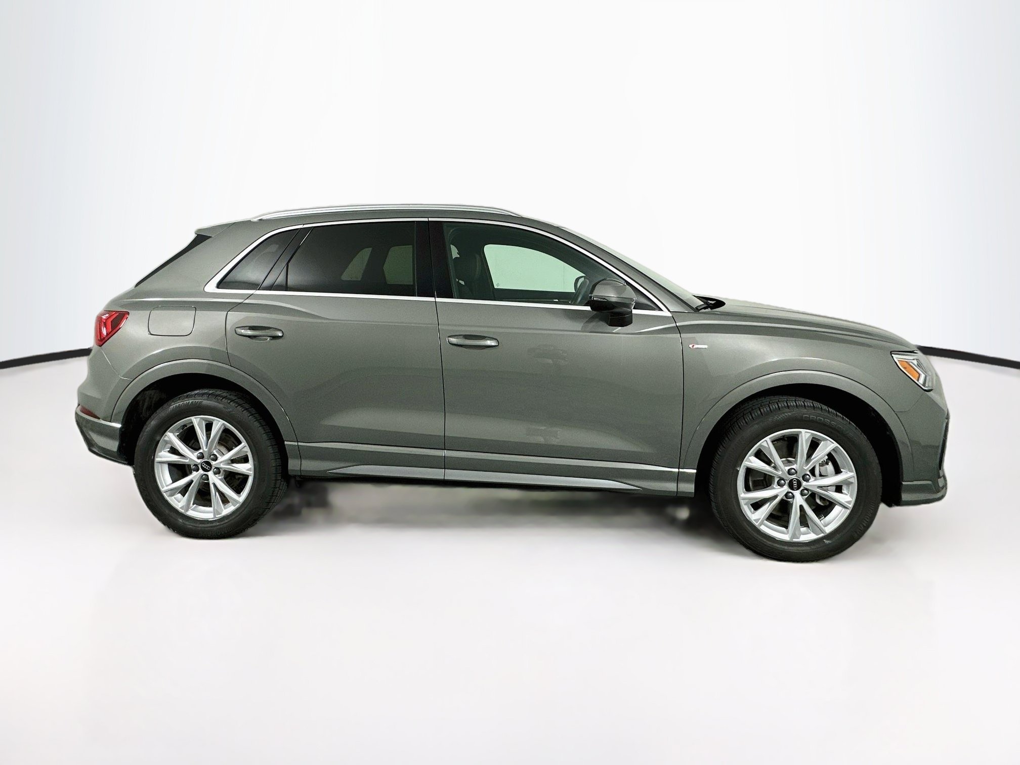 Used 2025 Audi Q3 2.0T Premium AWD/4WD image 10