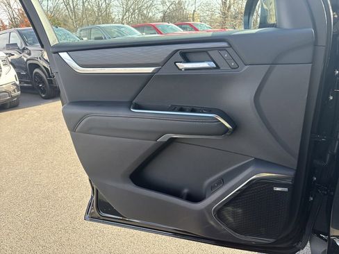 New 2025 GMC Acadia Elevation image 18