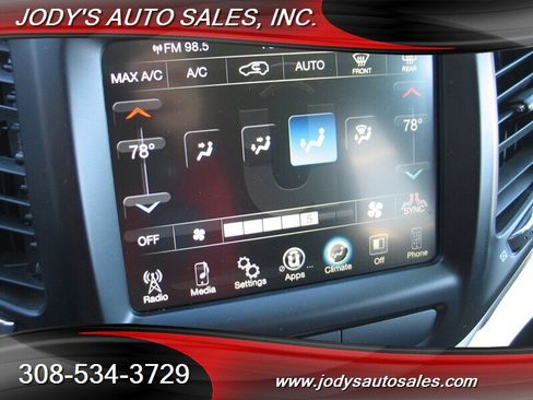 Used 2018 Jeep Cherokee Trailhawk image 14