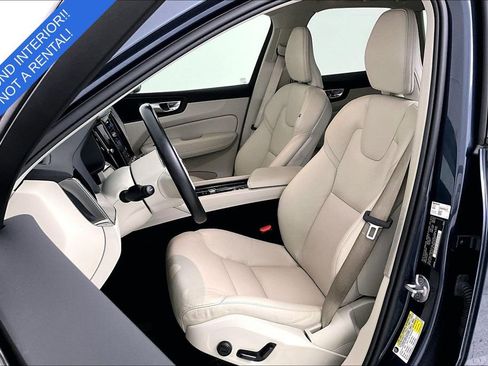 Certified 2024 Volvo XC60 B5 Plus w/ Protection Package Premier AWD/4WD image 33