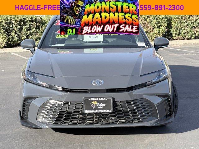 Used 2026 Toyota Camry SE FWD image 3