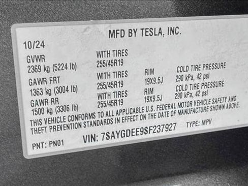 Used 2025 Tesla Model Y Long Range image 22