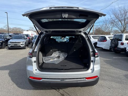 New 2025 Jeep Grand Cherokee Laredo X w/ Trailer Tow Package image 39