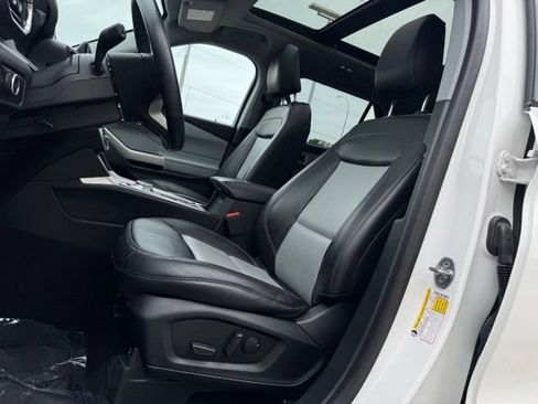 Certified 2023 Ford Explorer XLT w/ Equipment Group 202A AWD/4WD image 5
