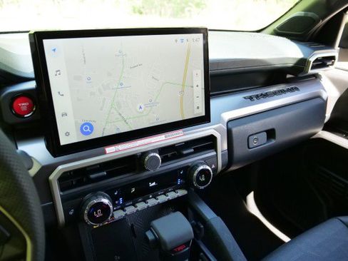 Used 2025 Toyota Tacoma TRD Sport w/ TRD Sport Premium Package image 11