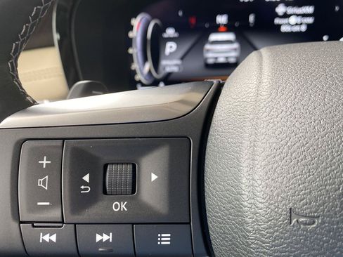 Used 2025 INFINITI QX60 Sensory w/ Vision Package AWD/4WD image 50