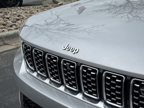 Certified 2022 Jeep Grand Cherokee Summit image 11