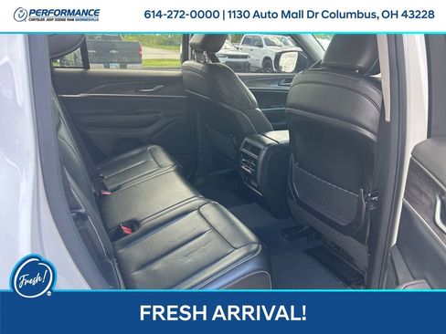 Used 2023 Jeep Grand Cherokee Limited AWD/4WD image 15