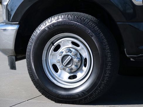 Used 2022 Ford F250 XL w/ Power Equipment Group image 13