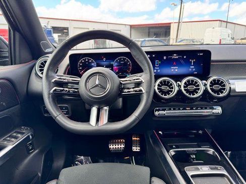 Certified 2024 Mercedes-Benz GLB 250 4MATIC image 19