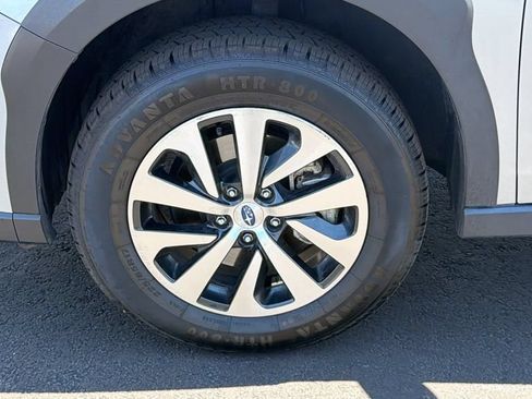 Used 2024 Subaru Outback Premium AWD/4WD image 9