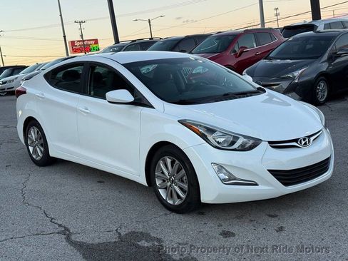Used 2015 Hyundai Elantra SE w/ Option Group 02 image 4