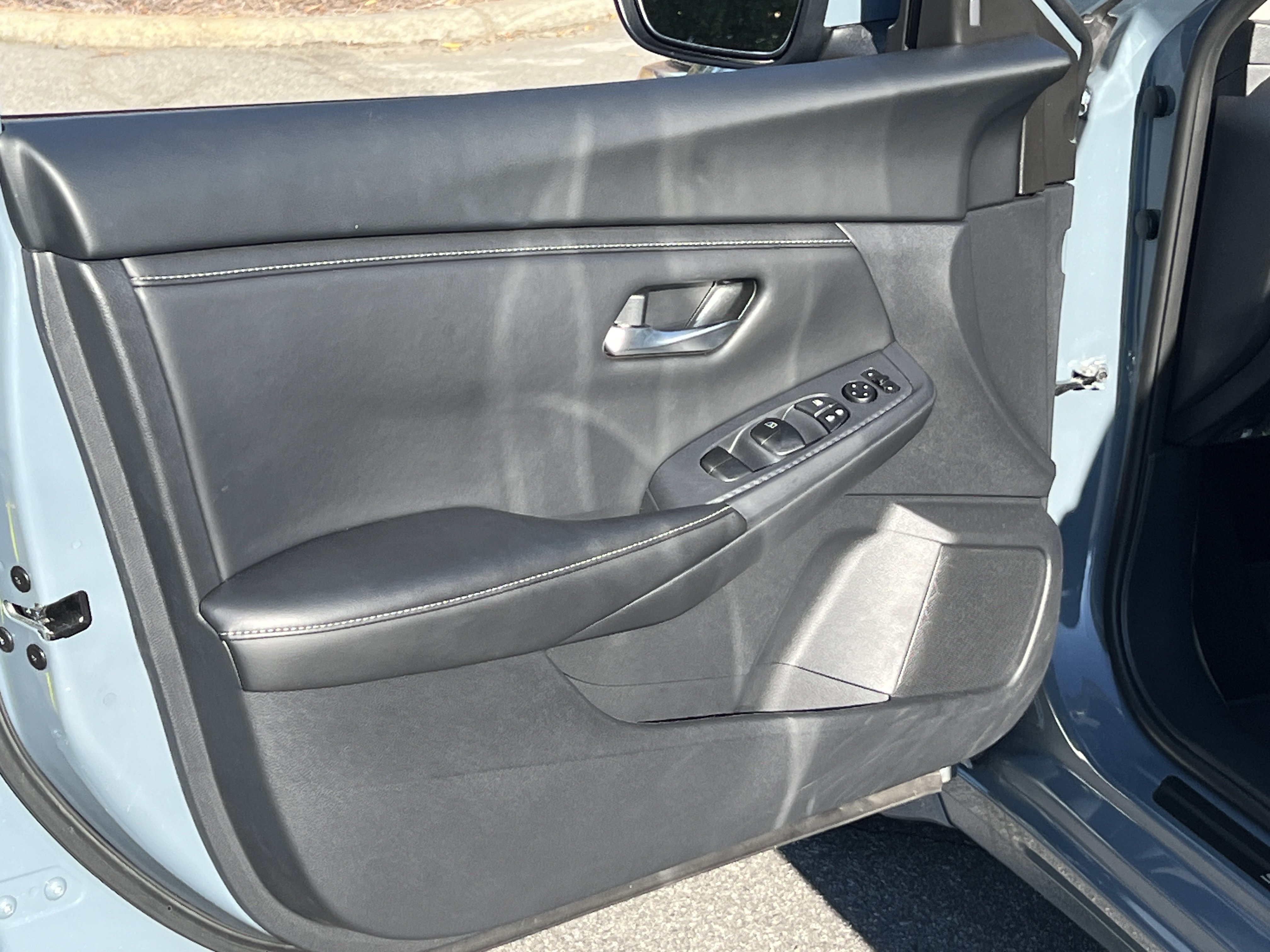 Certified 2025 Nissan Sentra SV w/ All-Weather Package FWD image 19