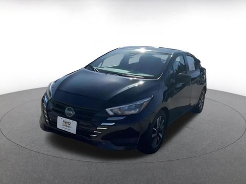 Used 2025 Nissan Versa SV image 7