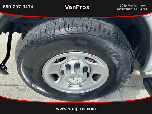Used 2016 Chevrolet Express 2500 LS RWD image 17