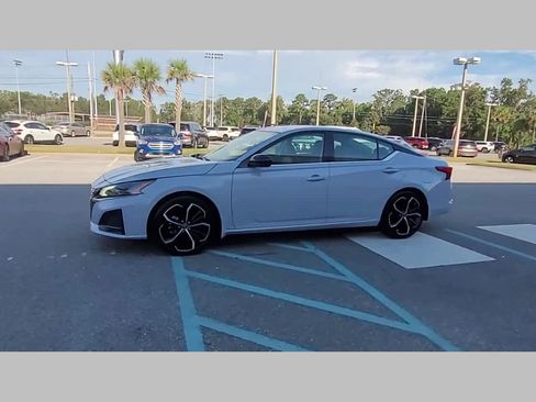 Used 2024 Nissan Altima 2.5 SR image 24