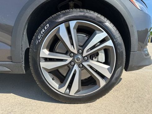 Certified 2025 Volvo V60 B5 Cross Country Plus AWD/4WD image 11