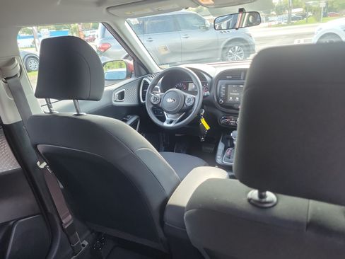Certified 2021 Kia Soul LX FWD image 13