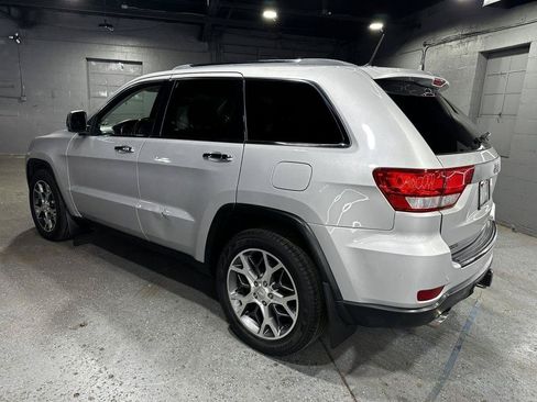 Used 2012 Jeep Grand Cherokee Overland AWD/4WD image 3