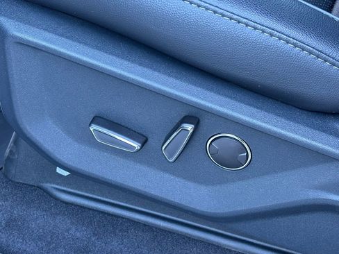 New 2025 Ford F150 Lariat w/ Equipment Group 502A High image 17