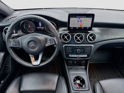 Used 2018 Mercedes-Benz CLA 250 image 15