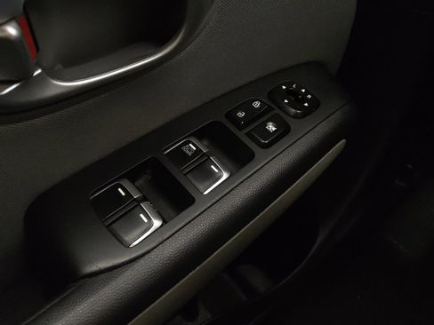 Used 2019 Kia Soul FWD image 27