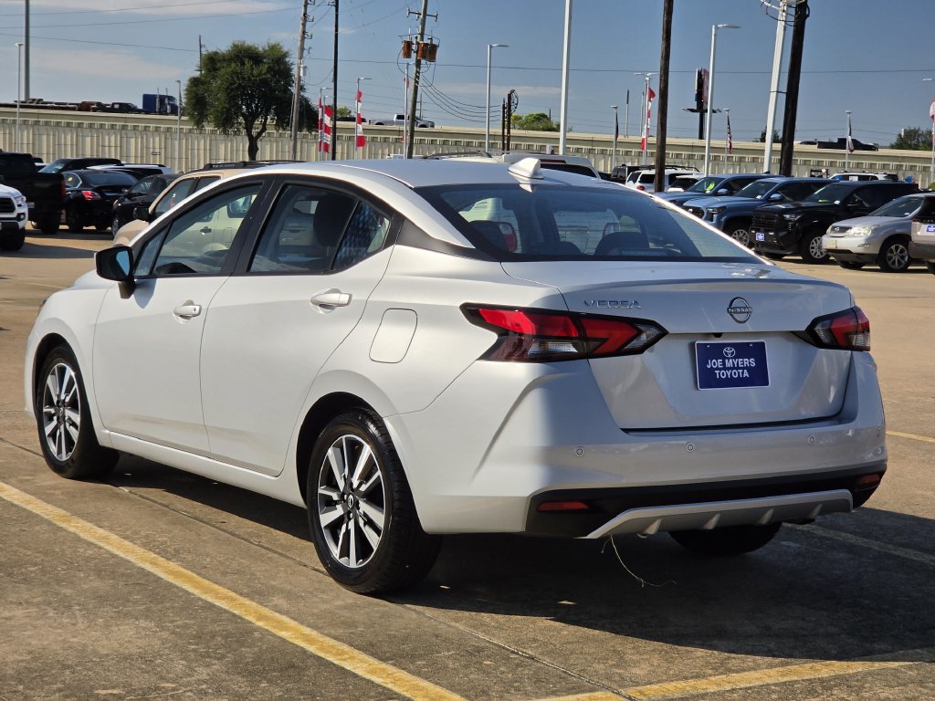 Used 2025 Nissan Versa SV FWD image 7