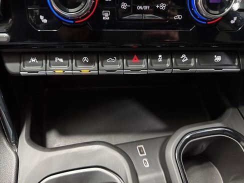 Used 2022 GMC Sierra 1500 AT4 w/ AT4 Premium Package AWD/4WD image 26