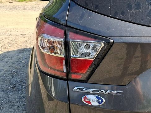 Used 2018 Ford Escape SEL AWD/4WD image 9