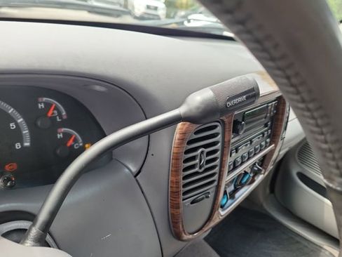Used 2002 Ford F150 Lariat AWD/4WD image 26