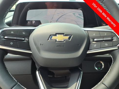 New 2026 Chevrolet Traverse LT w/ Sun and Wheel Package FWD image 25