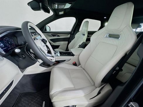 Used 2025 Jaguar F-PACE R-Dynamic S image 11