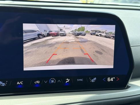 New 2026 Chevrolet Traverse LT w/ Sun and Wheel Package FWD image 5