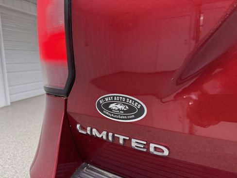 Used 2019 Ford Expedition Limited image 7