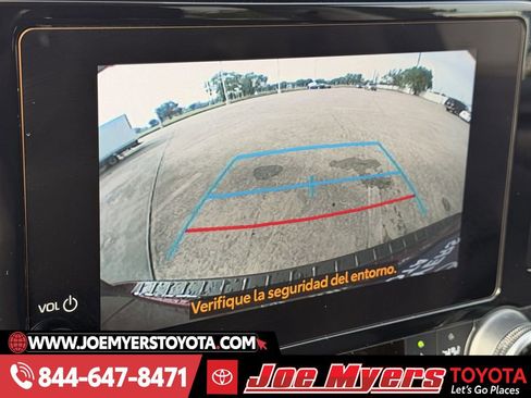 Used 2024 Toyota Highlander LE image 19