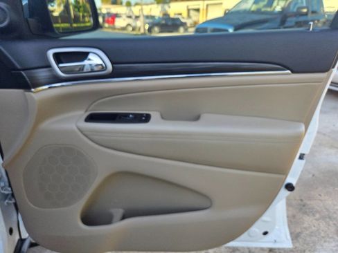 Used 2020 Jeep Grand Cherokee Limited image 18