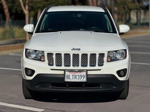 Used 2017 Jeep Compass Latitude FWD image 4