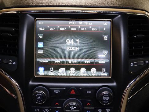 Used 2017 Jeep Grand Cherokee Limited w/ Luxury Group II AWD/4WD image 16