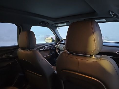 Used 2023 Chevrolet TrailBlazer RS w/ Sun and Liftgate Package image 18