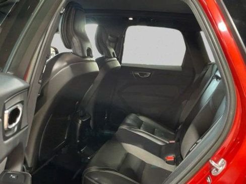 Used 2022 Volvo XC60 T8 R-Design w/ Advanced Package image 11