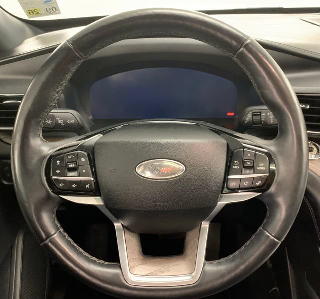 Used 2022 Ford Explorer Platinum w/ Technology Package AWD/4WD image 23