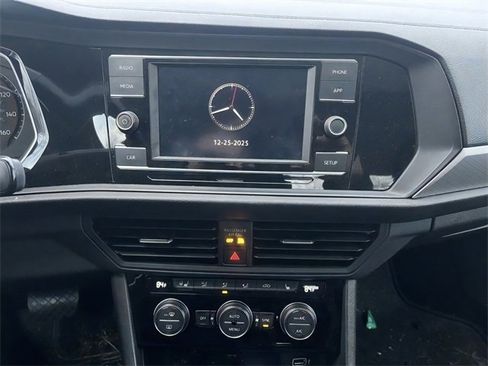 Used 2019 Volkswagen Jetta image 19