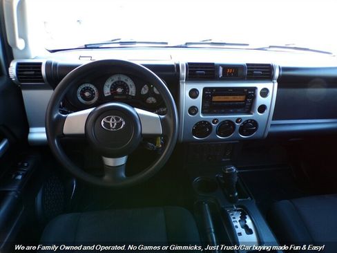 Used 2007 Toyota FJ Cruiser 4WD image 28