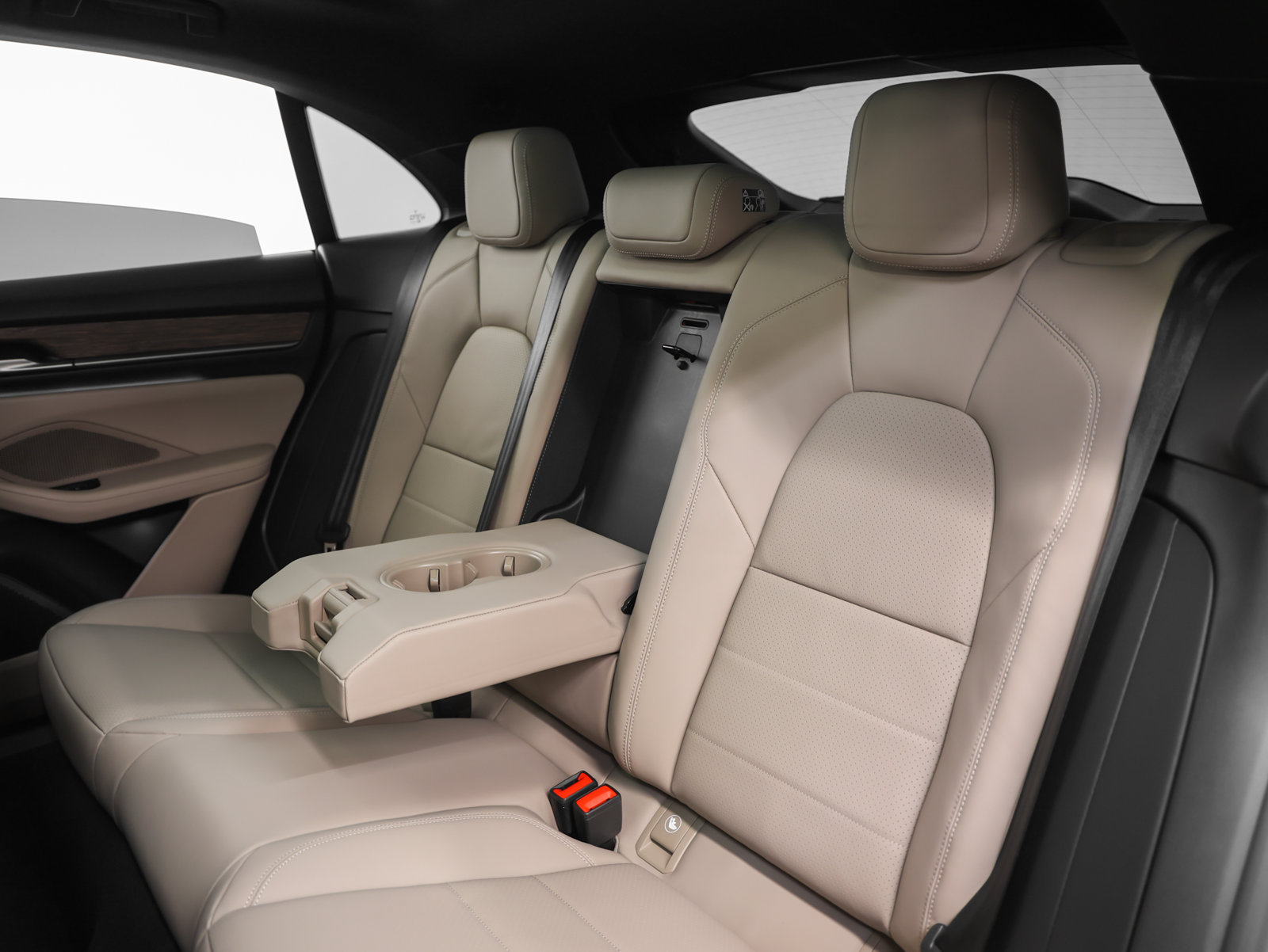 Certified 2026 Porsche Macan 4 Electric AWD/4WD image 40