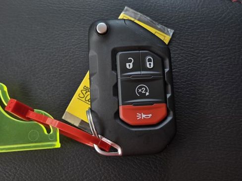 New 2025 Jeep Wrangler Unlimited Rubicon image 28