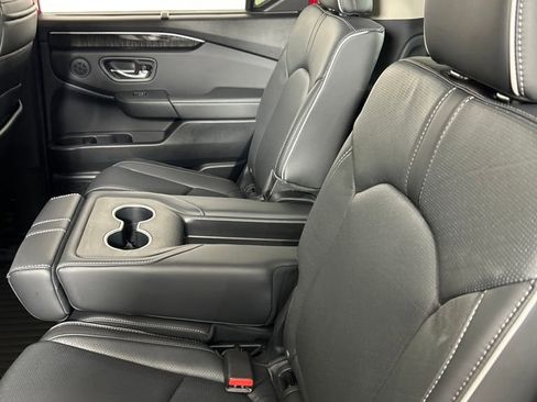 Used 2025 Honda Pilot Elite image 16