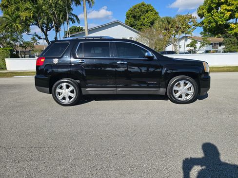 Used 2017 GMC Terrain SLT image 4
