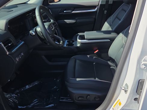 Certified 2026 GMC Terrain Denali AWD/4WD image 9