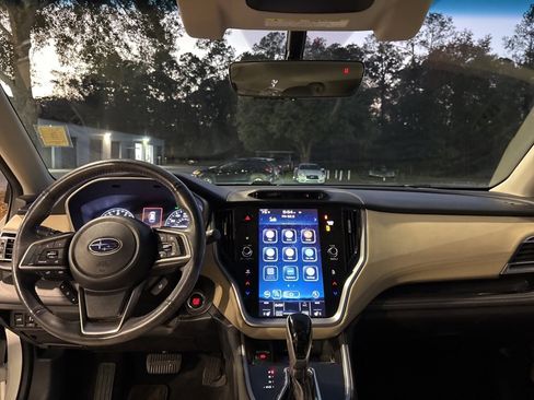 Used 2021 Subaru Outback Limited image 11